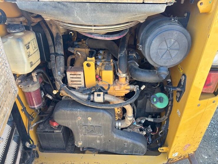 2014-caterpillar-279d-image-16