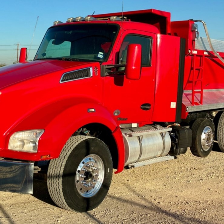 2021 KENWORTH T880