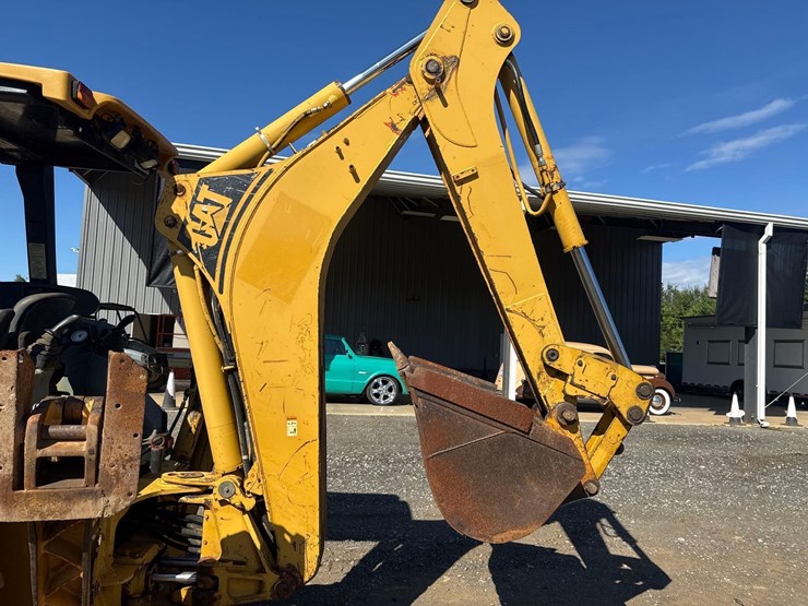 2001-caterpillar-420d-image-18