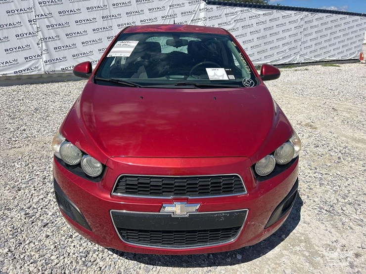 2014-chevrolet-sonic-hatchback-image-23