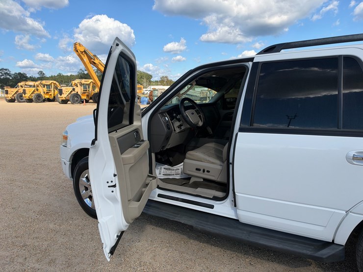 2009-ford-expedition-image-5
