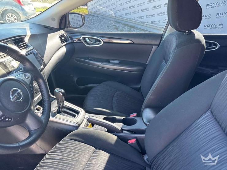 2019-nissan-sentra-sedan-image-18