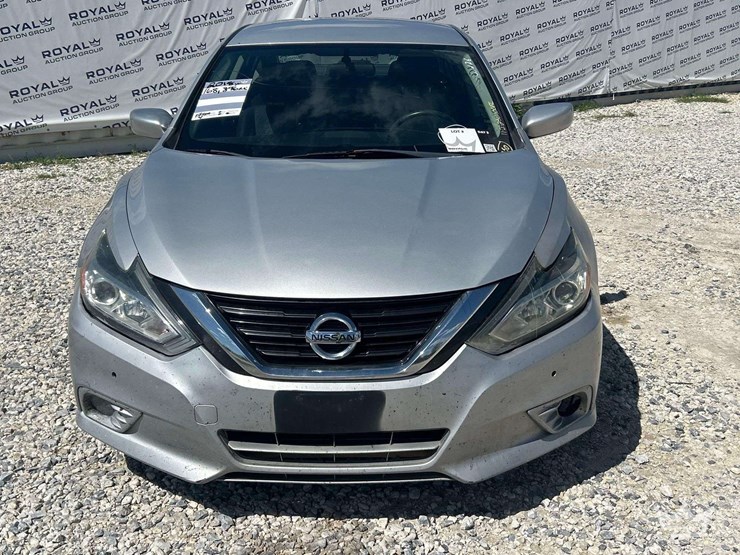 2018-nissan-altima-sedan-image-22
