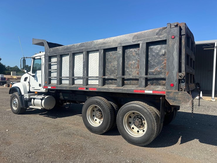 2003-mack-granite-cv713-image-5
