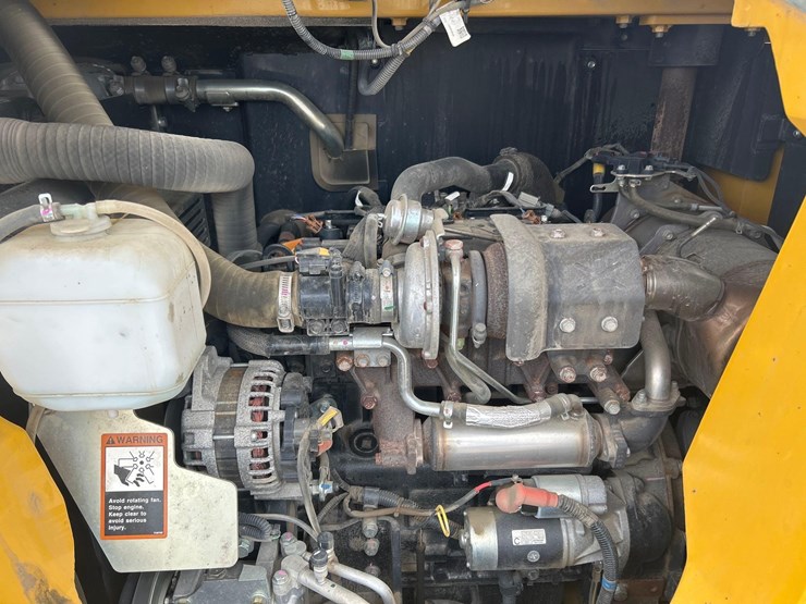 2024-john-deere-85-image-64