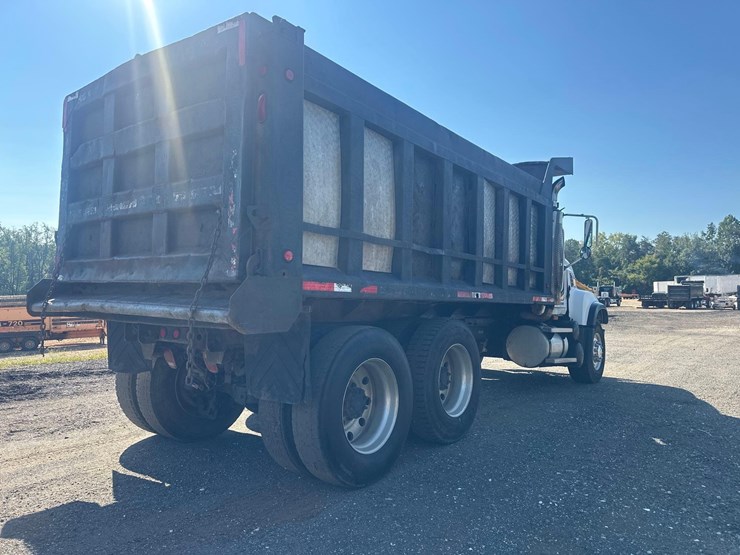 2003-mack-granite-cv713-image-8