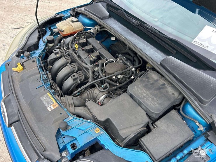 2013-ford-focus-hatchback-image-8