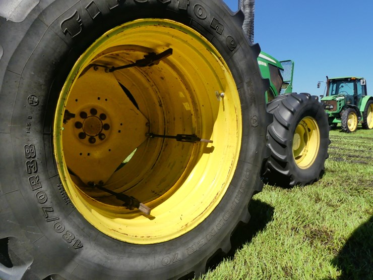 2014-john-deere-6125m-image-8