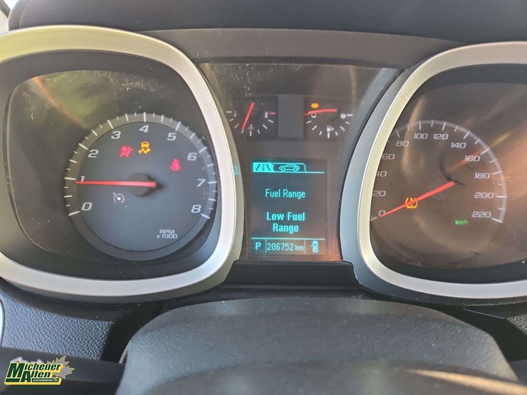 2015-chevrolet-equinox-lt-image-18
