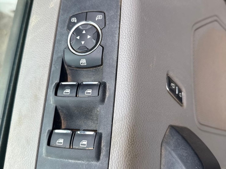 2020-ford-f250-image-24