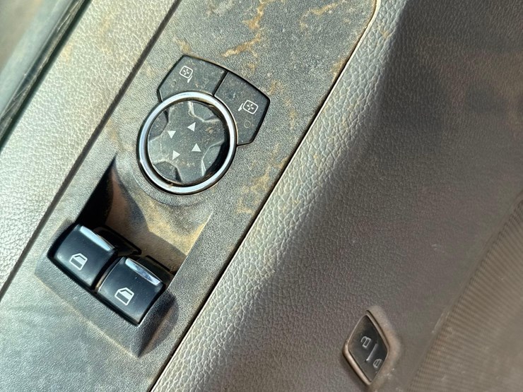 2020-ford-f350-xl-image-21