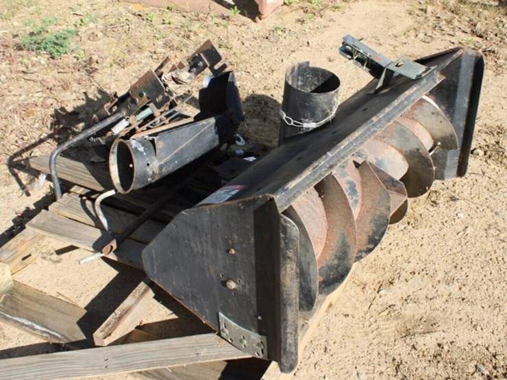 40"-snow-blower-attachment-image-3