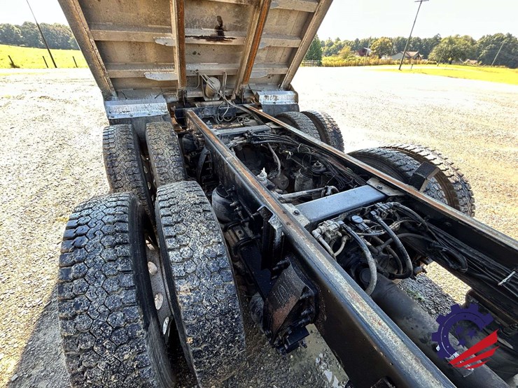 2016-peterbilt-367-image-94