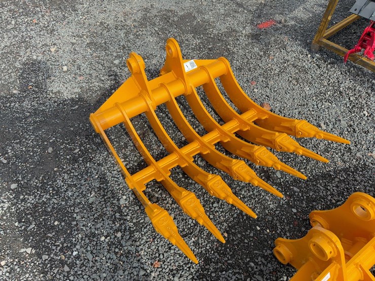 caterpillar-305-image-4