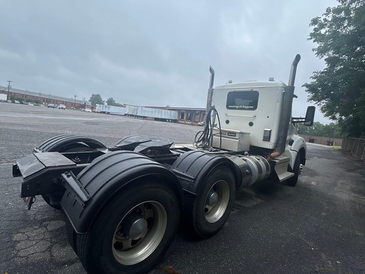 2018-kenworth-t880-image-4