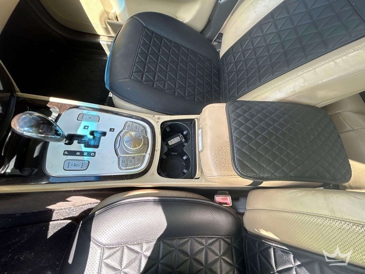 2009-hyundai-genesis-sedan-image-16