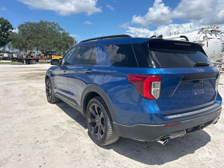 2023-ford-explorer-image-4