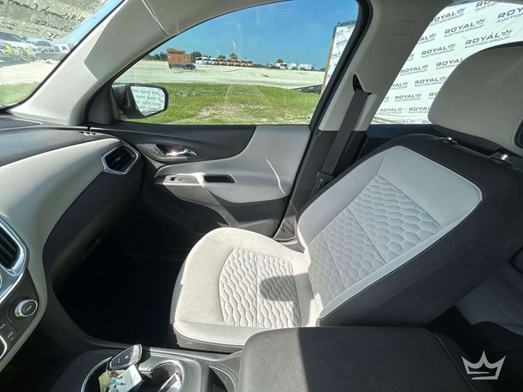 2020-chevrolet-equinox-image-21