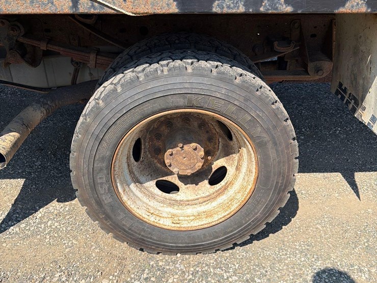 2005-ford-f550-image-11