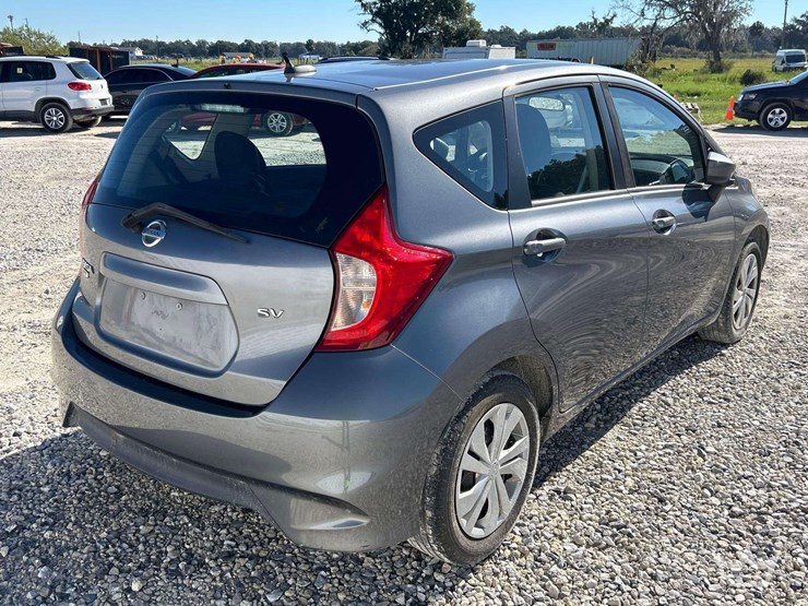 2017-nissan-versa-note-hatchback-image-3
