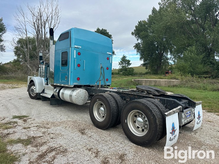 2018-kenworth-w900-image-7