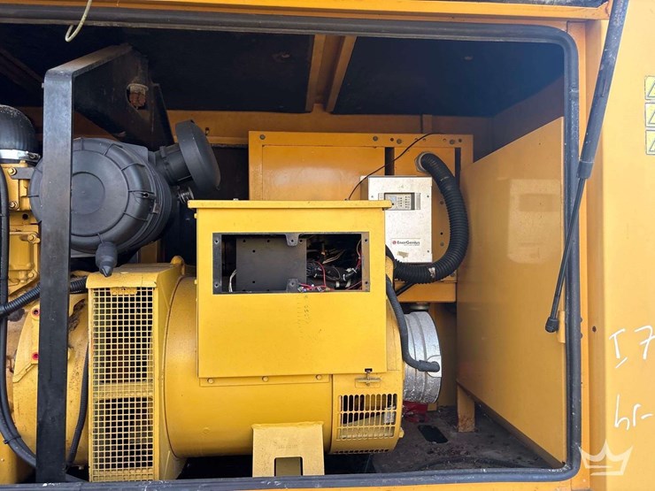 2006-caterpillar-d80-4-72kw-standby-diesel-generator-image-10