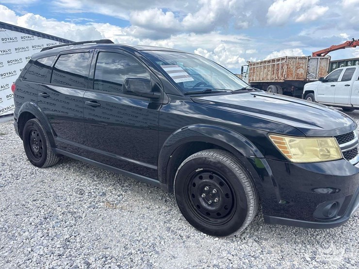 2017-dodge-journey-image-1