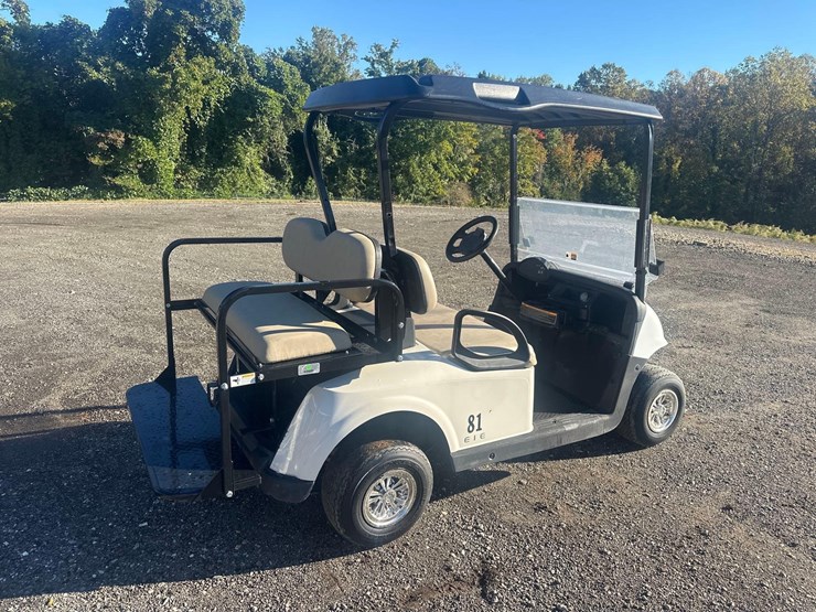 e-z-go-elite-4-passenger-golf-cart-image-3
