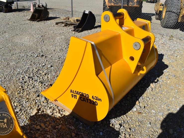 caterpillar-320-image-3