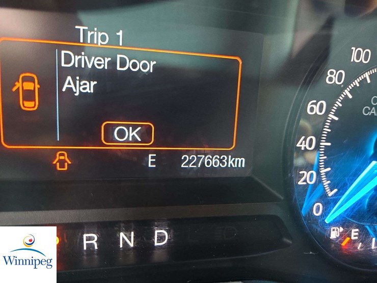 2016-ford-explorer-image-37