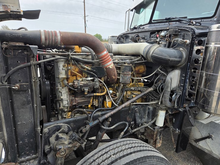 1994-peterbilt-379-image-28