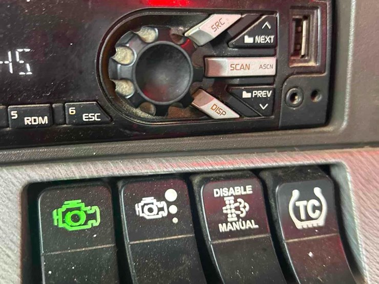 2018-kenworth-t880-image-59