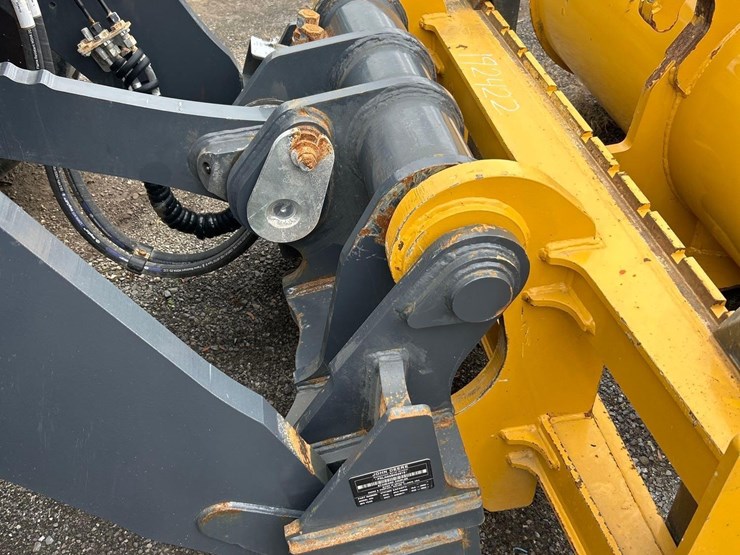 2024-john-deere-624-image-62