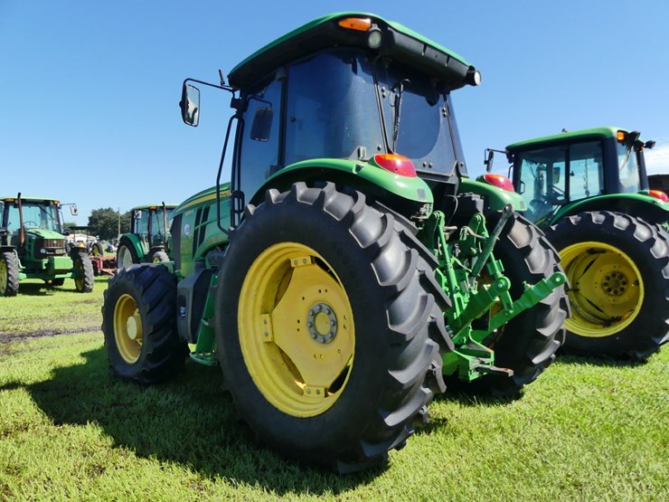 john-deere-6135e-image-4