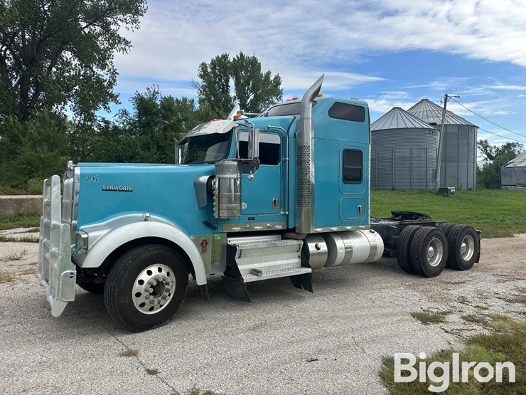 2018-kenworth-w900-image-1