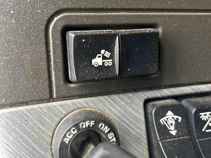 2018-kenworth-t880-image-65