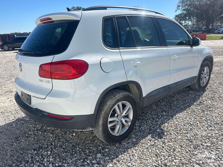 2015-volkswagen-tiguan-image-3