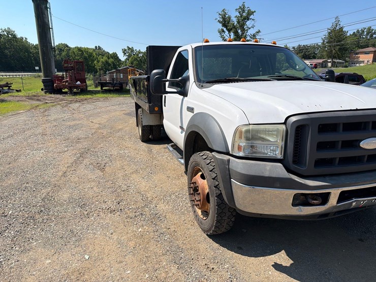 2005-ford-f550-image-8