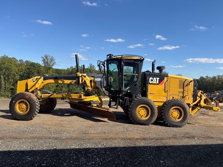 2011-caterpillar-140m2-vhp-plus-image-2