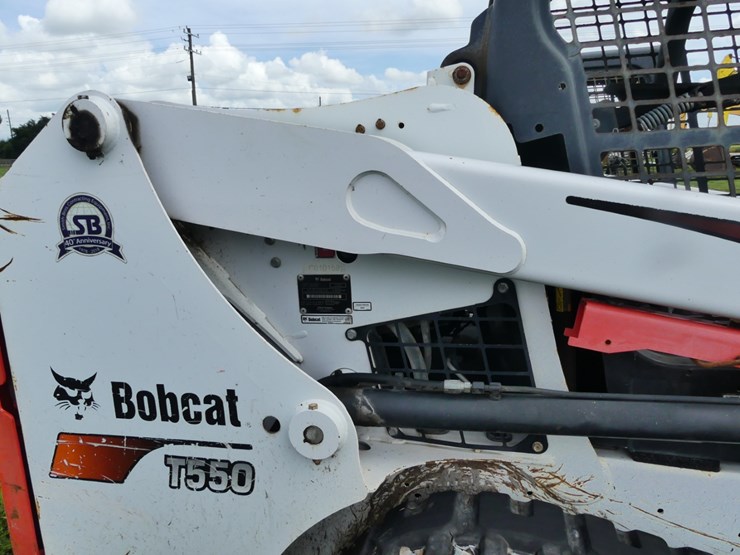 2019-bobcat-t550-image-7
