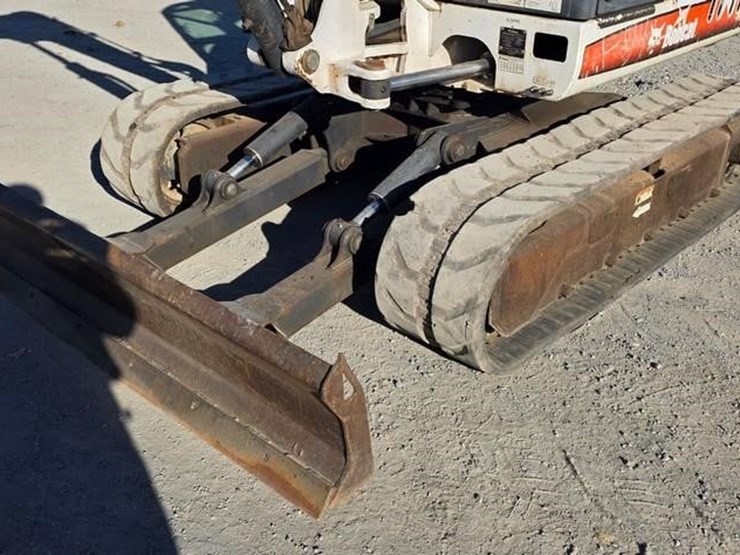 2006-bobcat-341g-image-11