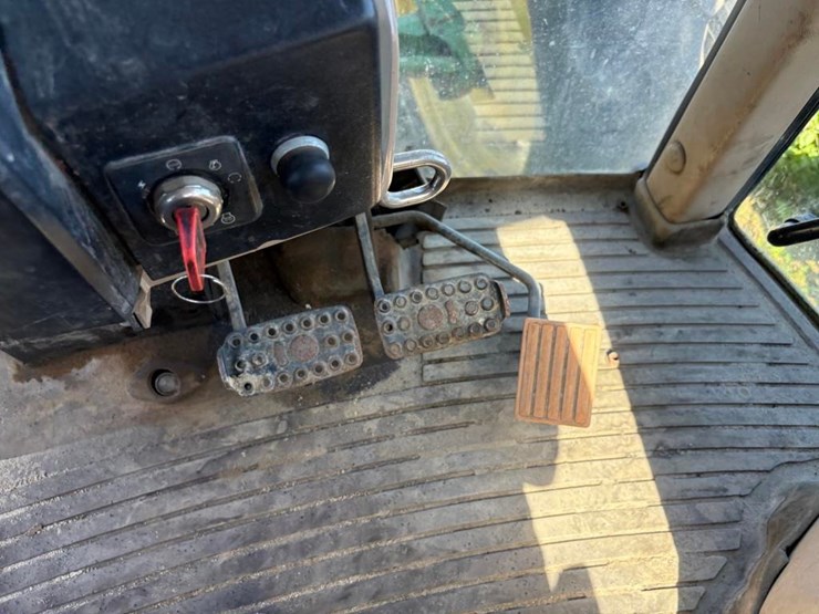 john-deere-6405-image-23