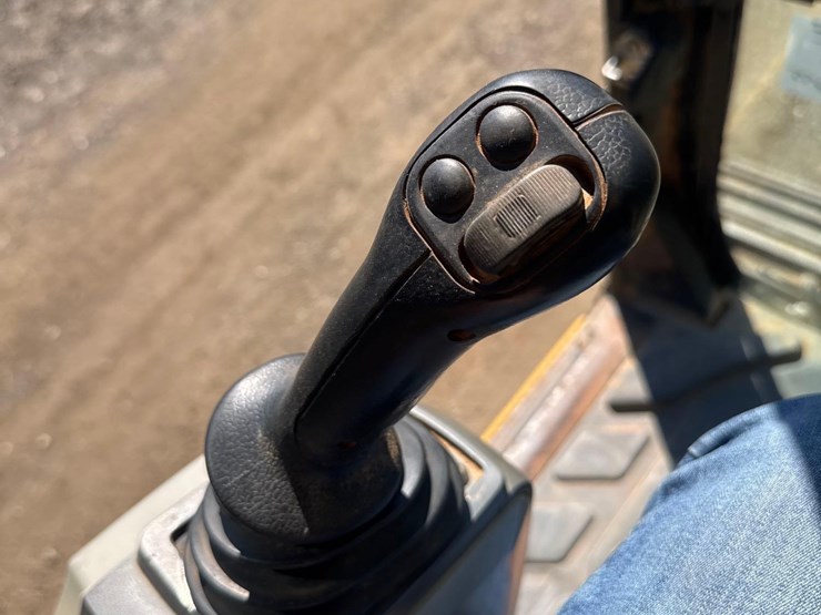 2013-caterpillar-320el-image-35