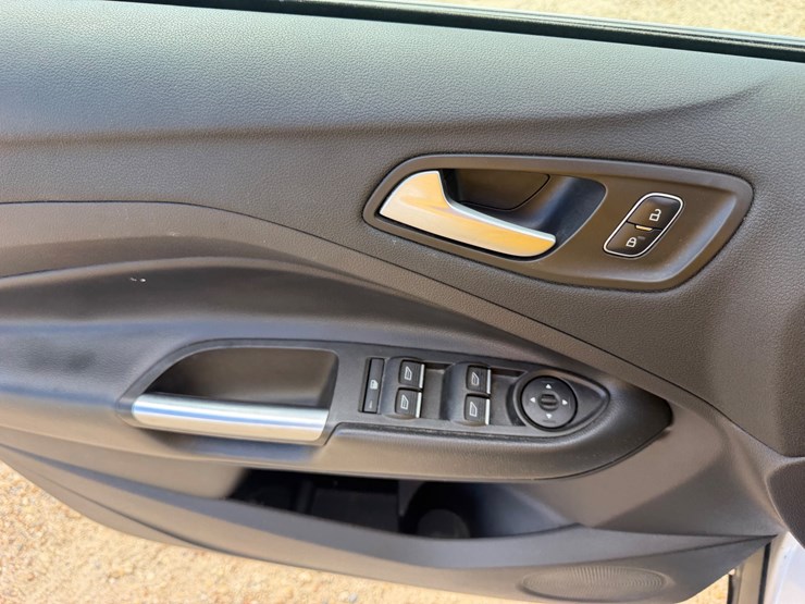 2017-ford-escape-image-14