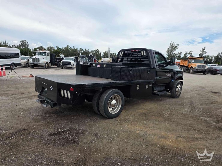 2019-chevrolet-silverado-4500hd-image-4