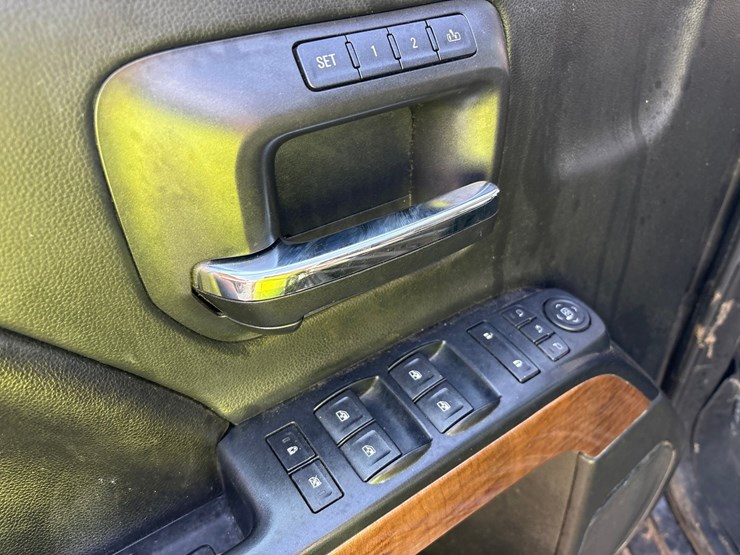 2015-chevrolet-1500-image-42