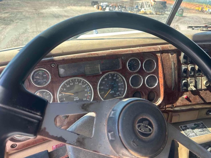 2003-mack-granite-cv713-image-33