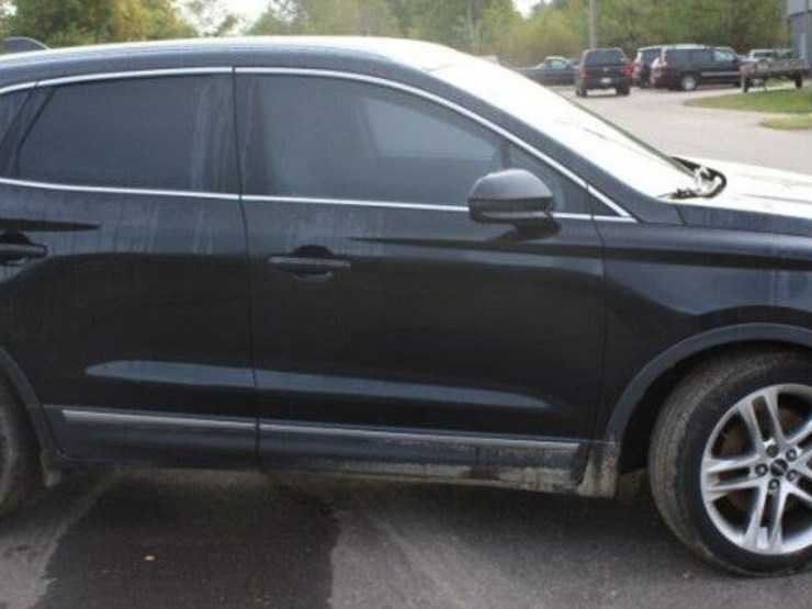 2010-lincoln-mkt-image-4