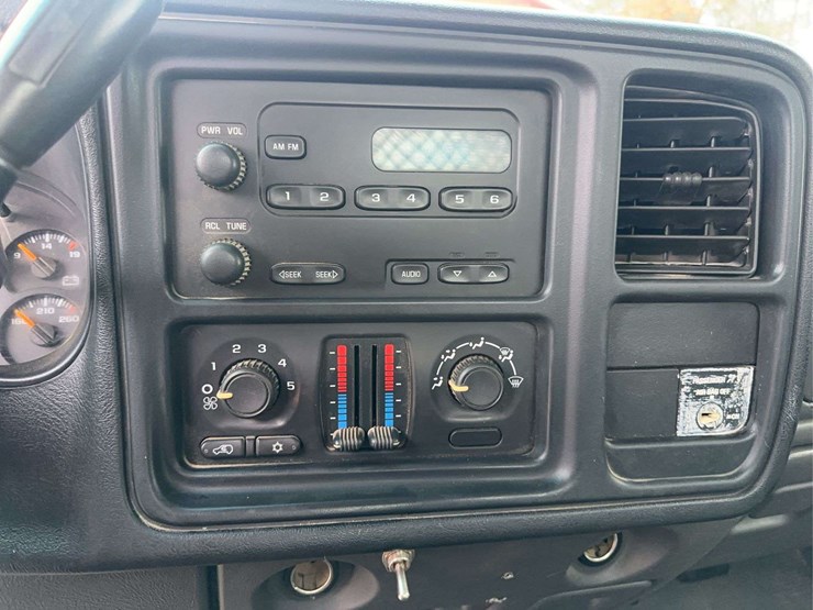 2006-chevrolet-silverado-3500-image-22