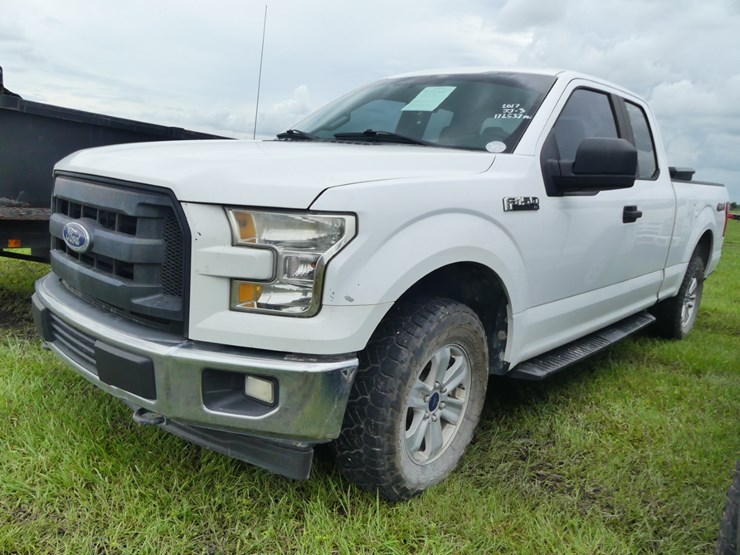 2017-ford-f150-xl-image-1